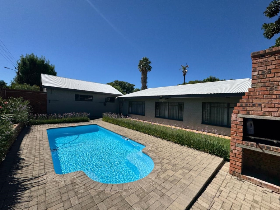 4 Bedroom Property for Sale in Barkly West Northern Cape